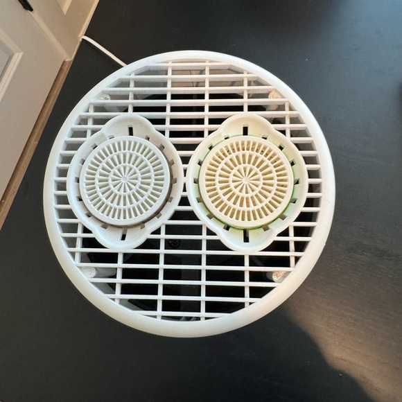 Scentsy White Air Purifier - Picture 2 of 2